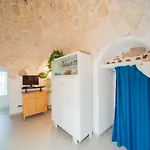 Trulli Girasoli E Viole Cocolicchio