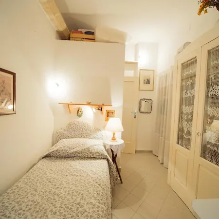 Holiday home Trulli Girasoli E Viole Cocolicchio