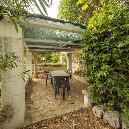 Holiday home Trulli Girasoli E Viole