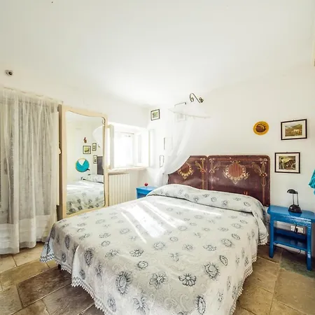 Holiday home Trulli Girasoli E Viole