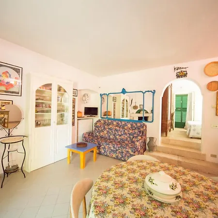 Trulli Girasoli E Viole Holiday home Cocolicchio