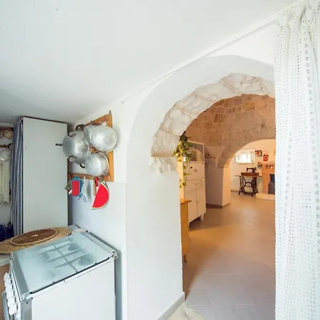 Trulli Girasoli E Viole Cocolicchio