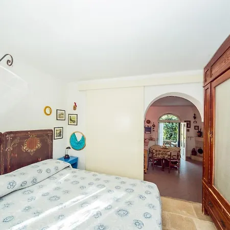 Dom wakacyjny Trulli Girasoli E Viole