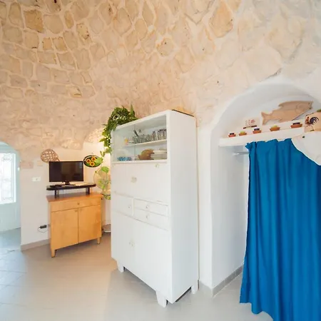 Trulli Girasoli E Viole Cocolicchio