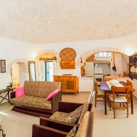Holiday home Trulli Girasoli E Viole *